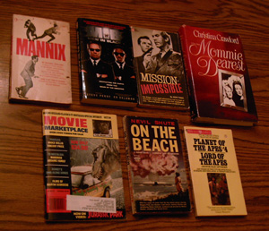  Lot of 40: TV and Movie Related Books :: Lot # 2 Pic 3