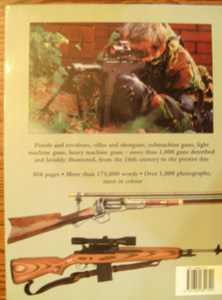 The Illustrated Book of GUNS :: Over 1,000 Firearms HB Pic 2