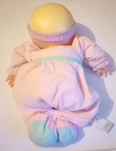 1993 Fisher Price Cuddle-Bye Baby Doll: #4250 Plays Music - Works Pic 2