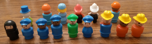  LOT of 15: Fisher Price Plastic Little People Pic 1