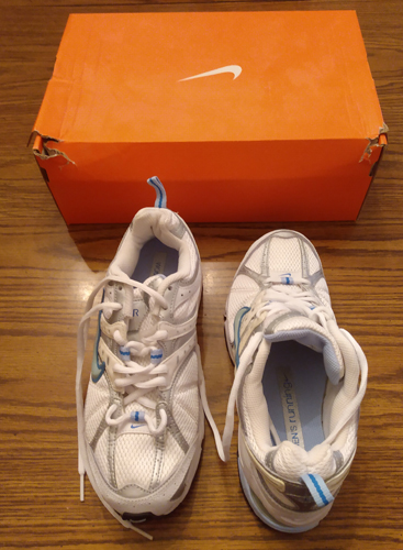 NIKE Air Women's Running Shoes Size 7 1/2 Single VISI Pic 1