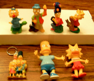 Lot of 6 Simpsons Toys + The Simpsons Family Keychain Pic 1