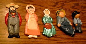 Lot of 11 Chalk Figures: Amish People, Farmers, etc. Pic 1