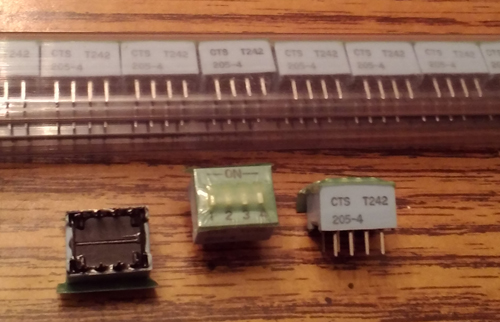 Lots of 45: CTS 205-4 :: 4 Pin DIP Switches