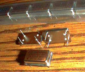 Lots of 25: CTS 24.2225 MHZ Crystals Pic 2