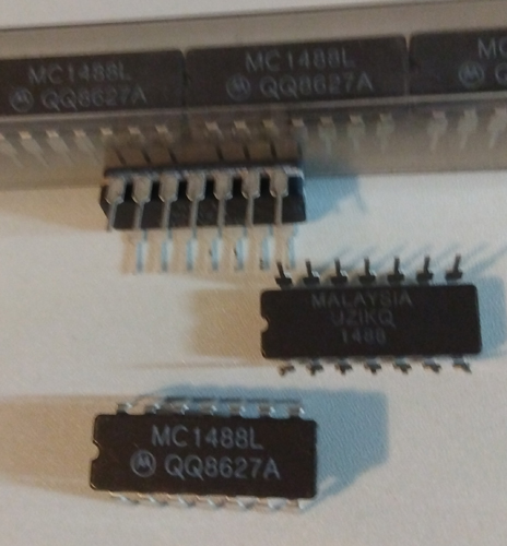 Lot of 11: Motorola MC1488L