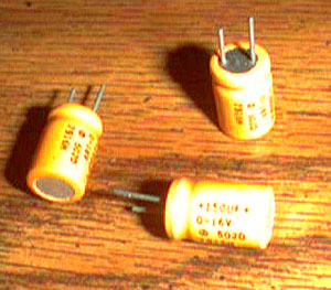 Lot of 50: 150UF 0-16V Capacitors Pic 2
