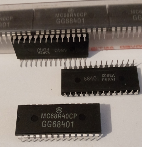 Lot of 8: Motorola MC68A40CP