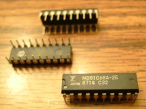 Lot of 7: Fujitsu MB81C68A-25