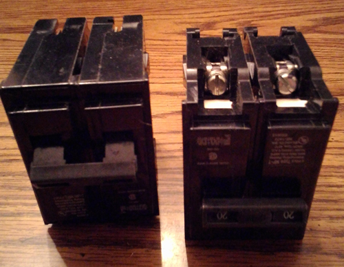 Lot of 2: Crouse Hinds 20A 2 Pole Circuit Breakers Pic 1