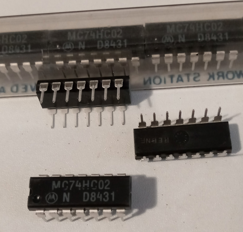 Lot of 15: Motorola MC74HC02N