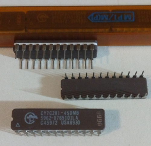 Lot of 13: Cypress Semiconductors CY7C281-45DMB 5962