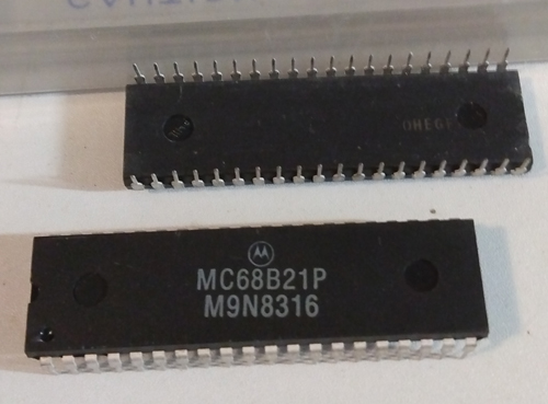 Lot of 2: Motorola MC68B21P