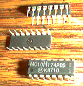Lot of 25: Motorola MC10H174PDS Pic 2