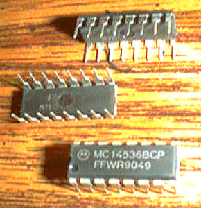 Lot of 18: Motorola MC14536BCP Pic 2