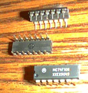 Lot of 22: Motorola MC74F10N Pic 2