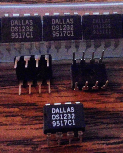 Lot of 24: Dallas DS1232
