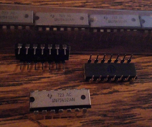 Lot of 25: Texas Instruments SN75492AN