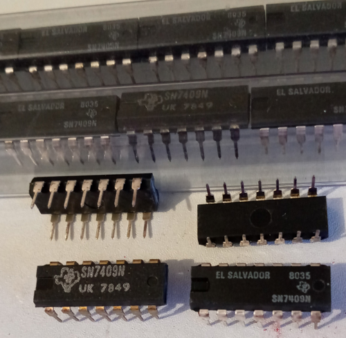 Lot of 35: Texas Instruments SN7409N
