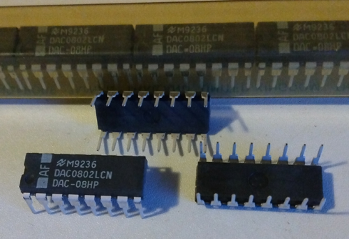 Lot of 13: National Semiconductor DAC0802LCN