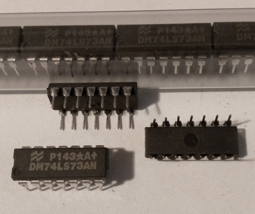 Lot of 15: National Semiconductor DM74LS73AN