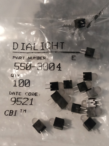 Lot of 100: Dialight 550-3004
